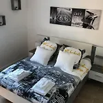 Holiday home Agreable Maison Entre Bordeaux Et Le Bassin Avec Option Jacuzzi Saint-Jean-d'Illac