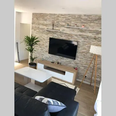 Holiday home Agreable Maison Entre Bordeaux Et Le Bassin *