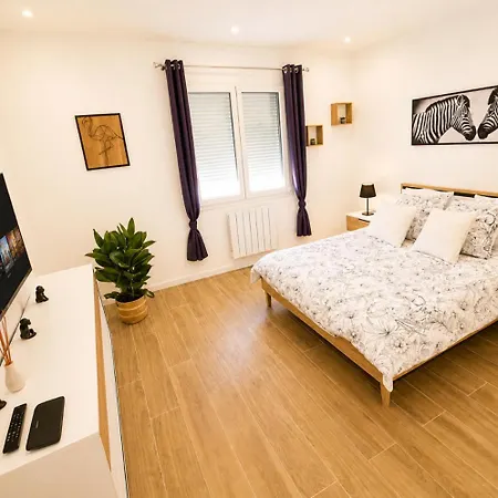 Holiday home Agreable Maison Entre Bordeaux Et Le Bassin Avec Option Jacuzzi Saint-Jean-d'Illac