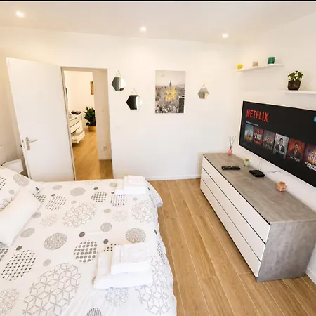 Agreable Maison Entre Bordeaux Et Le Bassin Avec Option Jacuzzi Holiday home