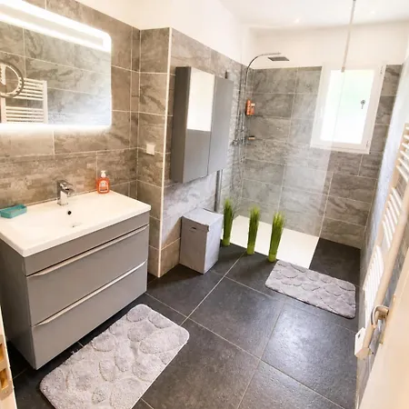 Ferienhaus Agreable Maison Entre Bordeaux Et Le Bassin Avec Option Jacuzzi